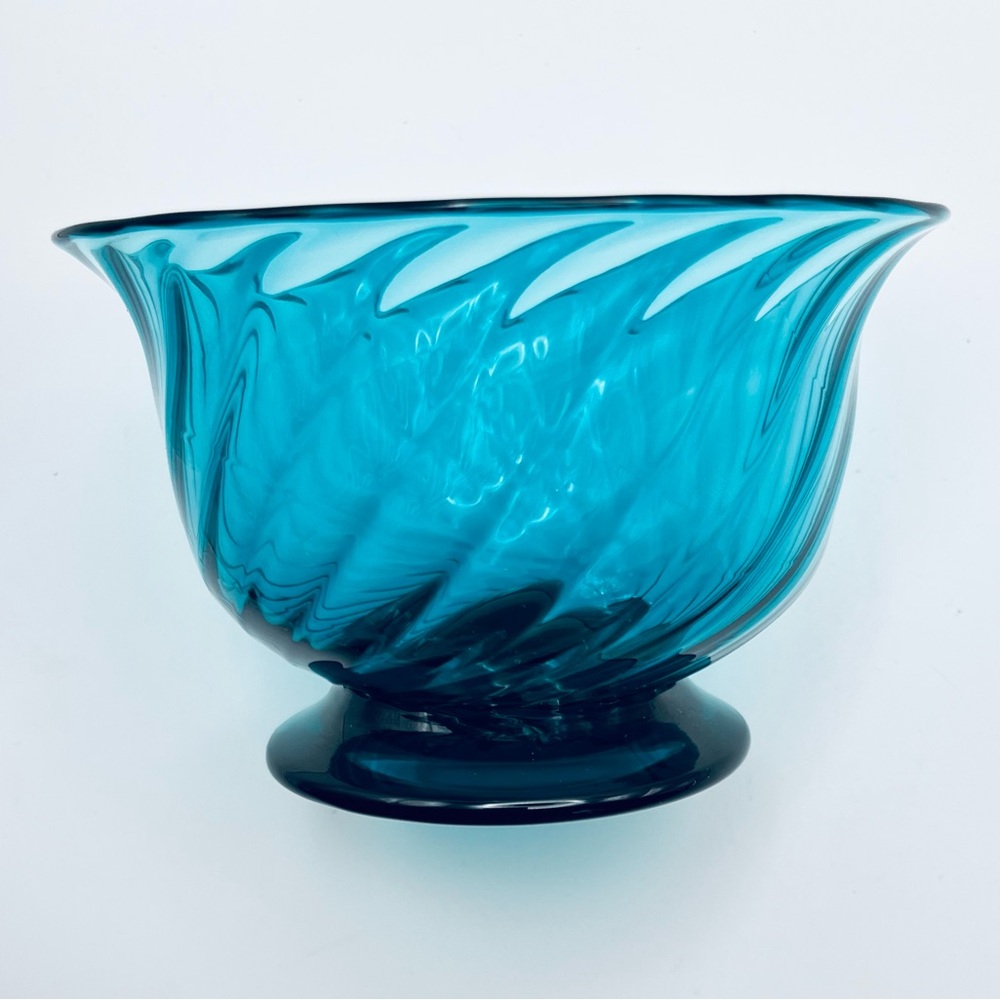 VTG Pairpoint Marina Blue/Green Ocean Nymph Crystal Hand Blown Optic Swirl Bowl.